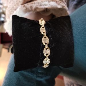 Ladies "G" Link Gold Bracelet